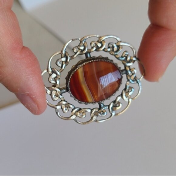 Vintage Sterling Silver Brown Red Agate Cabin Cottage Core Scottish Pin Brooch - Picture 6 of 7